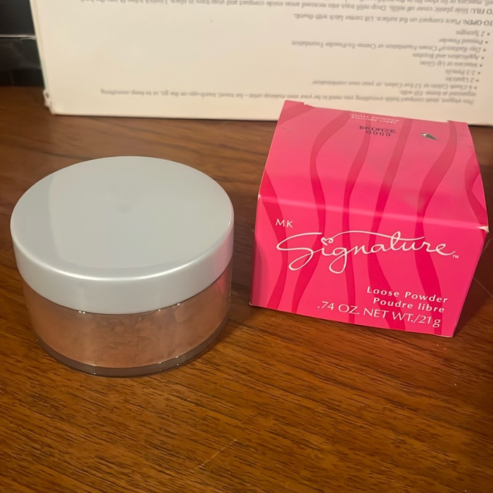 New in box vintage Mary Kay mk Signature Loose Powder 8000 bronze full size .74